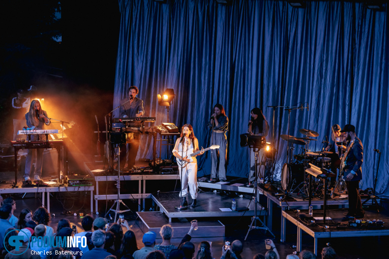 Eefje de Visser op Zuiderpark Live: Eefje de Visser - 24/08 - Zuiderparktheater foto