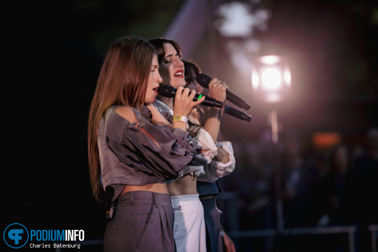 Eefje de Visser op Zuiderpark Live: Eefje de Visser - 24/08 - Zuiderparktheater foto