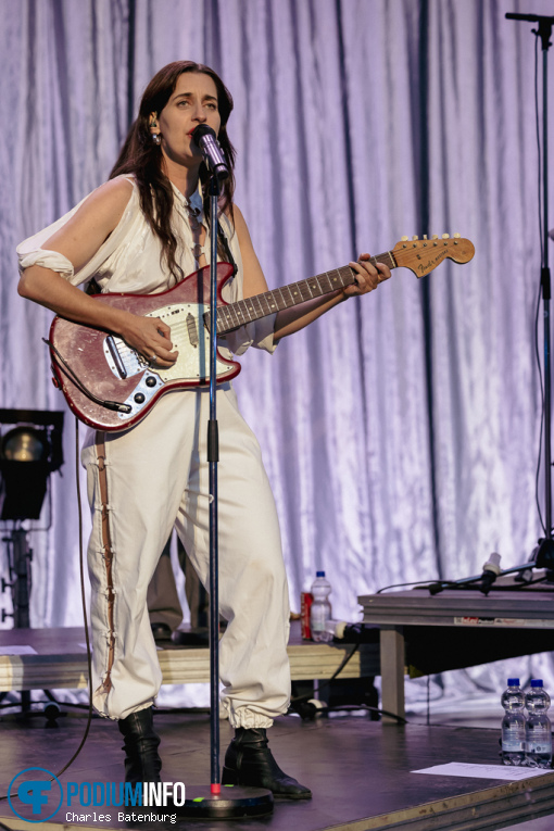 Eefje de Visser op Zuiderpark Live: Eefje de Visser - 24/08 - Zuiderparktheater foto