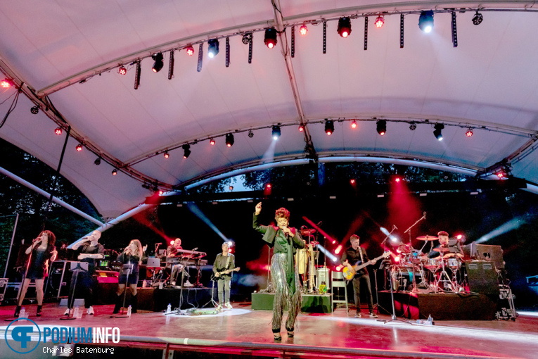 Ruth Jacott op Zuiderpark Live: Ruth Jacott - 04/09 - Zuiderparktheater foto