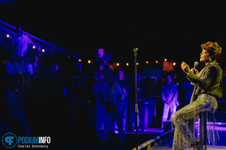 Ruth Jacott op Zuiderpark Live: Ruth Jacott - 04/09 - Zuiderparktheater foto