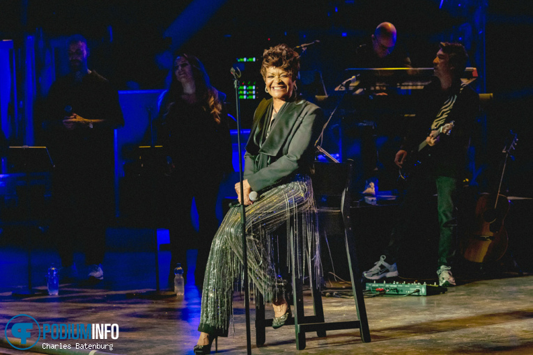 Ruth Jacott op Zuiderpark Live: Ruth Jacott - 04/09 - Zuiderparktheater foto