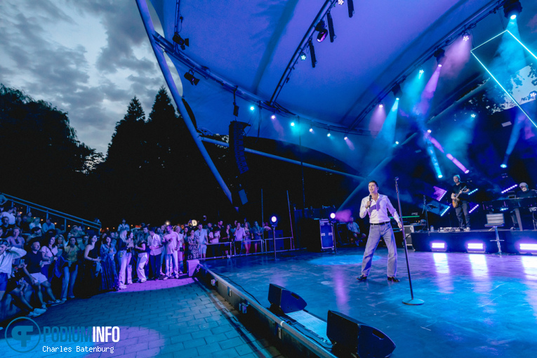 Yves Berendse op Zuiderpark Live: Yves Berendse - 08/09 - Zuiderparktheater foto