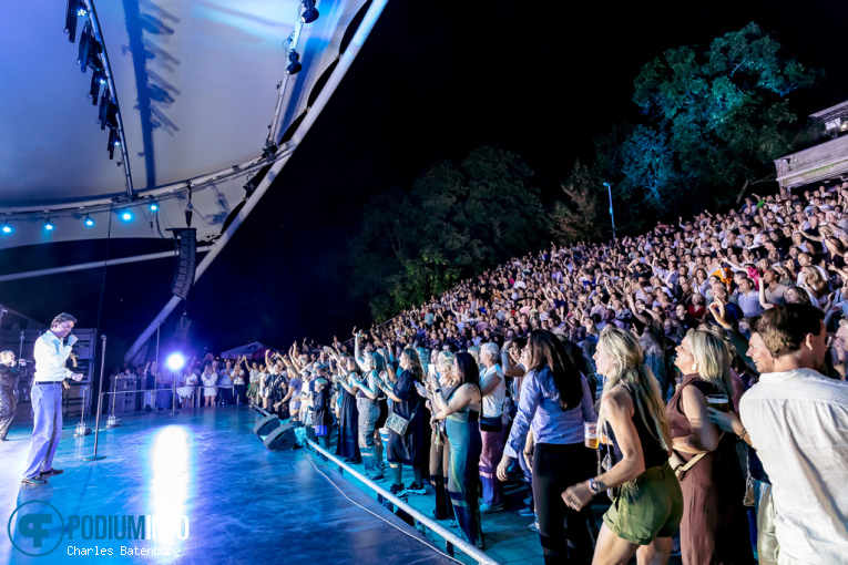 Yves Berendse op Zuiderpark Live: Yves Berendse - 08/09 - Zuiderparktheater foto