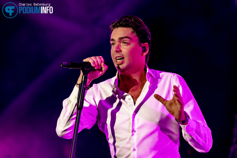Yves Berendse op Zuiderpark Live: Yves Berendse - 08/09 - Zuiderparktheater foto