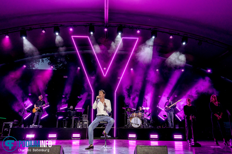 Yves Berendse op Zuiderpark Live: Yves Berendse - 08/09 - Zuiderparktheater foto