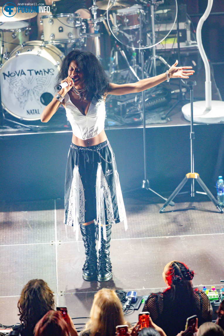 Nova Twins op Nova Twins - 17/09 - TivoliVredenburg foto