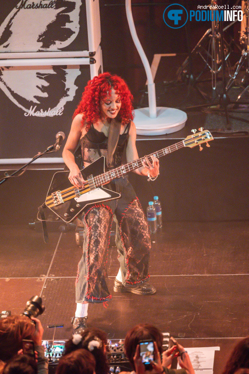 Nova Twins op Nova Twins - 17/09 - TivoliVredenburg foto