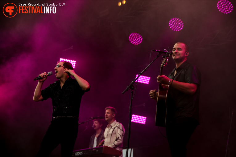 Bee Gees Forever (by MainCourse) op Live In The Park Zwolle 2025 foto
