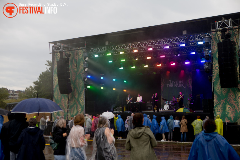 Bee Gees Forever (by MainCourse) op Live In The Park Zwolle 2025 foto