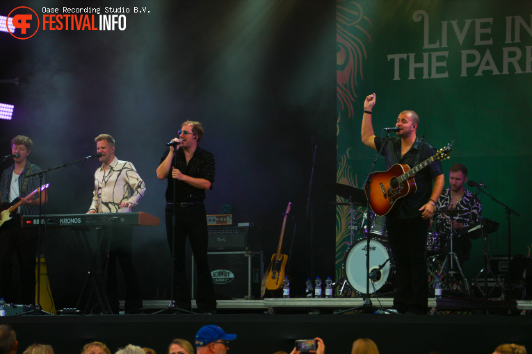 Bee Gees Forever (by MainCourse) op Live In The Park Zwolle 2025 foto