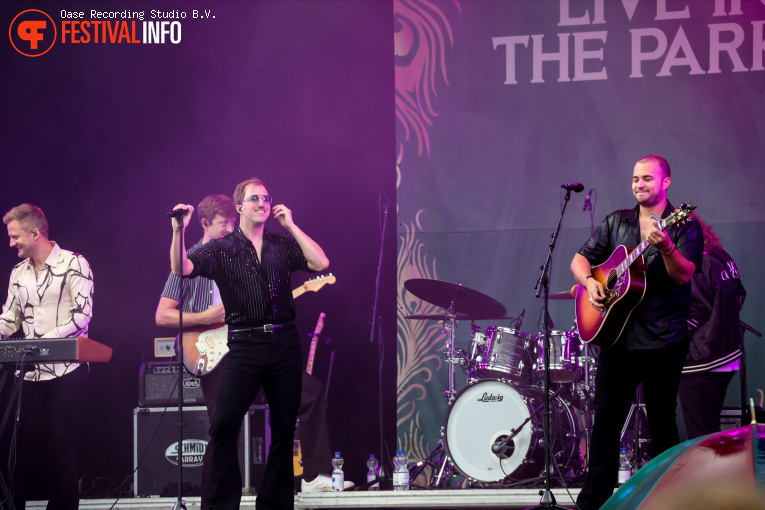 Bee Gees Forever (by MainCourse) op Live In The Park Zwolle 2025 foto