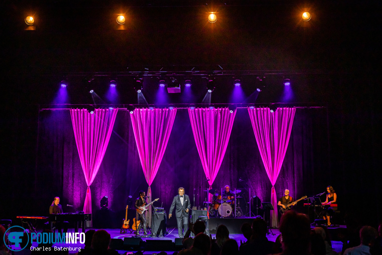 Engelbert Humperdinck op Engelbert Humperdinck - 17/09 - Nieuwe Luxor Theater foto