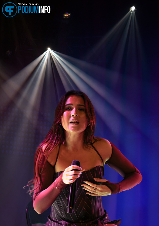 Mimi Webb op Mimi Webb - 29/09 - Melkweg foto