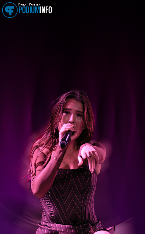 Mimi Webb op Mimi Webb - 29/09 - Melkweg foto