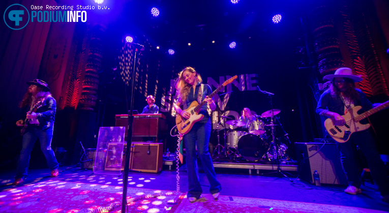 Joanne Shaw Taylor op Joanne Shaw Taylor - 30/09 - Luxor Live foto