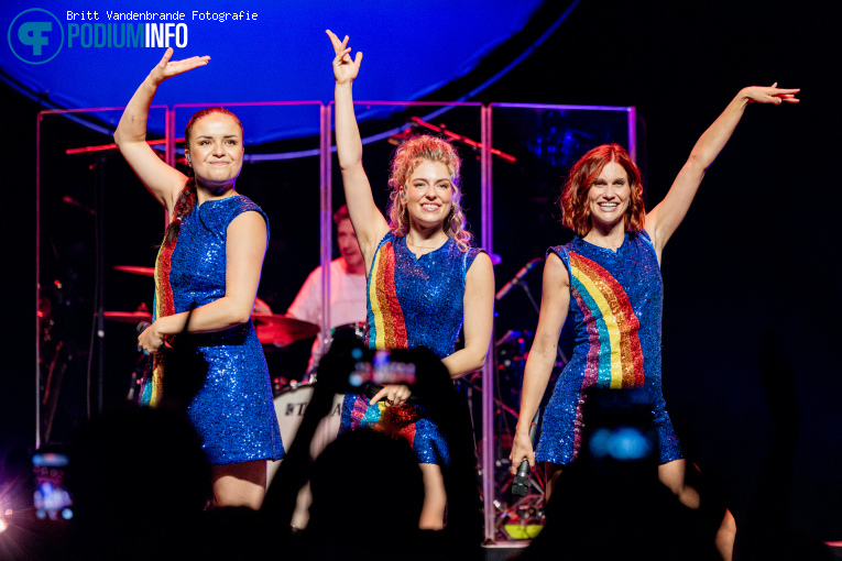 K3 op K3 & Live Band - Haarlem Vinyl - 27/09 - PHIL foto