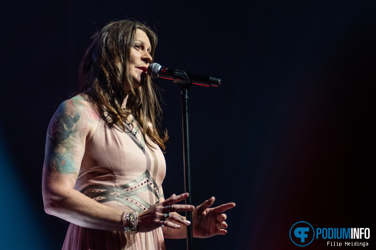 Floor Jansen op Floor Jansen - Strijdlust - 24/09 - De Oosterpoort foto