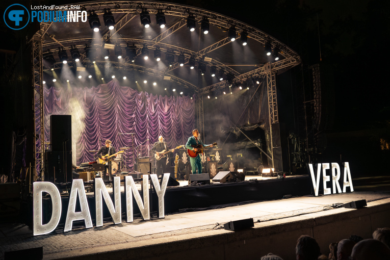 Danny Vera op Danny Vera - 25/09 - Openlucht Theater Amsterdamse Bos foto