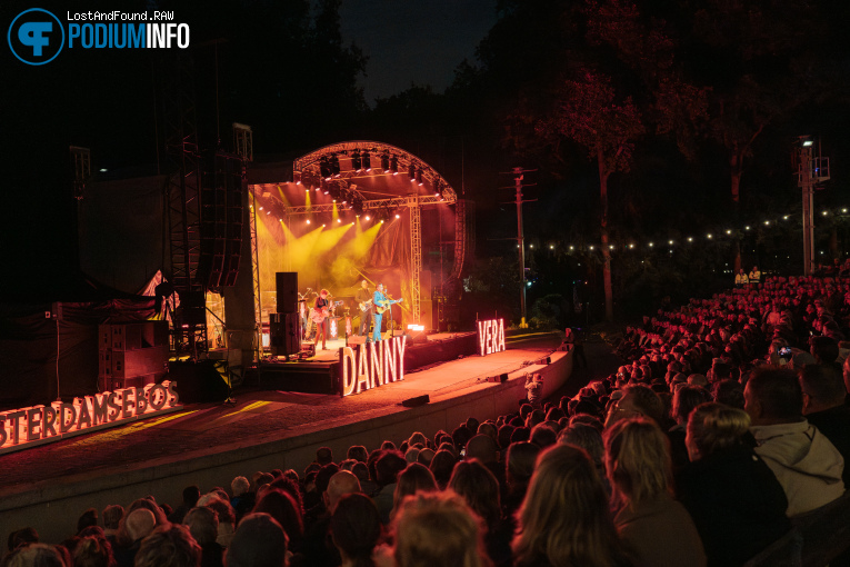 Danny Vera op Danny Vera - 25/09 - Openlucht Theater Amsterdamse Bos foto