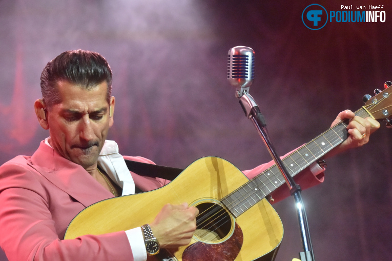 Danny Vera op Danny Vera - 26/09 - Openlucht Theater Amsterdamse Bos foto