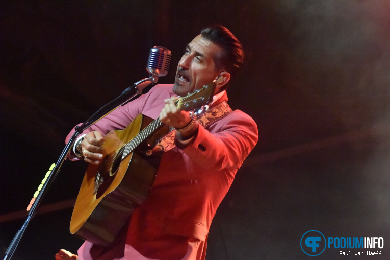 Danny Vera op Danny Vera - 26/09 - Openlucht Theater Amsterdamse Bos foto