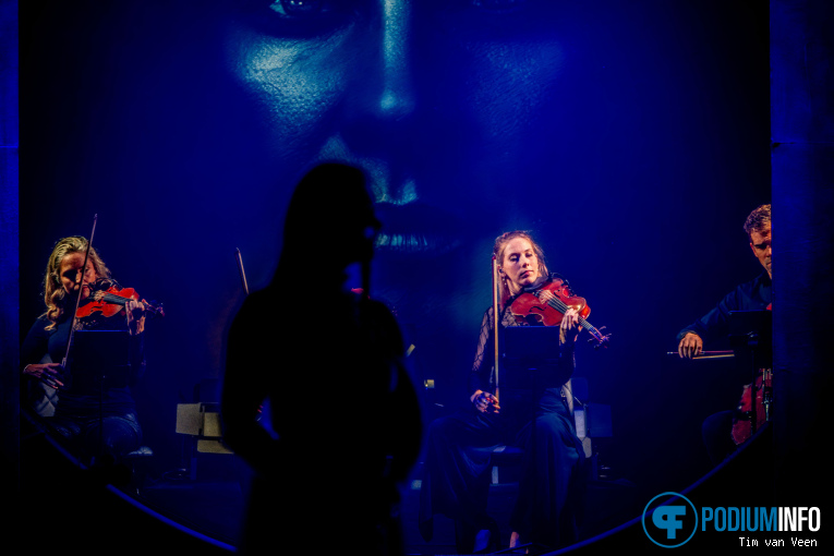 Floor Jansen op Floor Jansen - Strijdlust - 28/09 - TivoliVredenburg foto