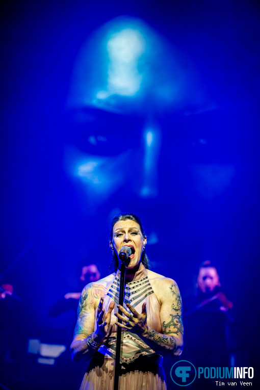 Floor Jansen op Floor Jansen - Strijdlust - 28/09 - TivoliVredenburg foto
