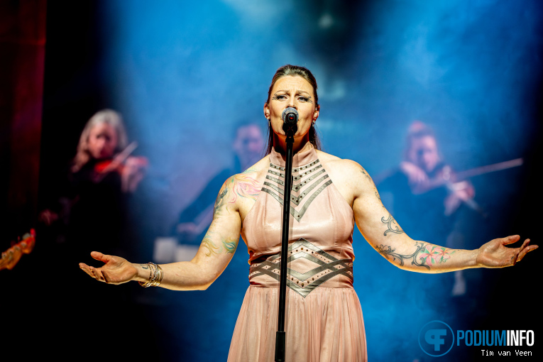 Floor Jansen op Floor Jansen - Strijdlust - 28/09 - TivoliVredenburg foto