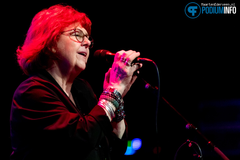Maggie Reilly op Maggie Reilly - 04/10 - Q-Factory foto