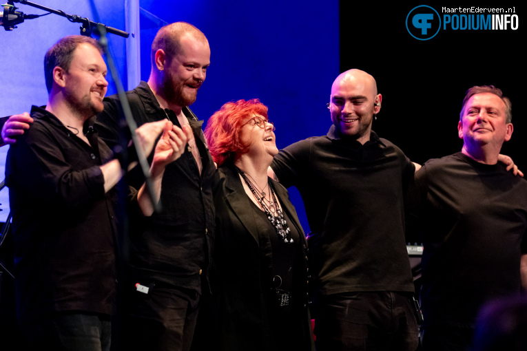 Maggie Reilly op Maggie Reilly - 04/10 - Q-Factory foto