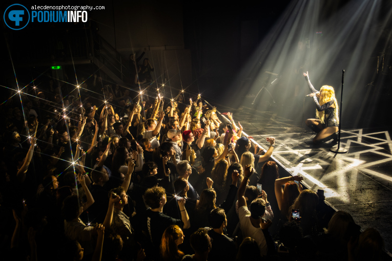 Erika Vikman op Erika Vikman - 10/10 - Melkweg foto
