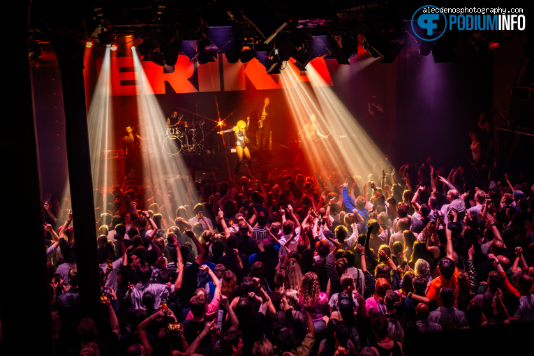 Erika Vikman op Erika Vikman - 10/10 - Melkweg foto