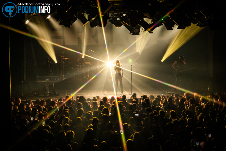 Erika Vikman op Erika Vikman - 10/10 - Melkweg foto