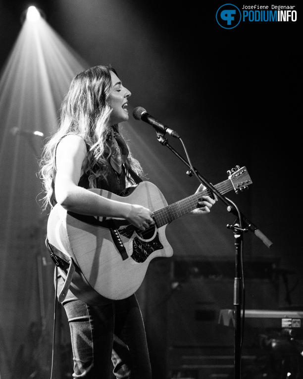 Demi Marriner op Elles Bailey - 19/10 - Fluor foto