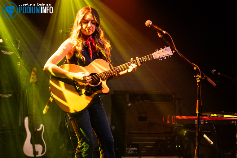 Demi Marriner op Elles Bailey - 19/10 - Fluor foto