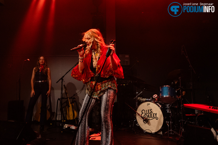 Elles Bailey op Elles Bailey - 19/10 - Fluor foto