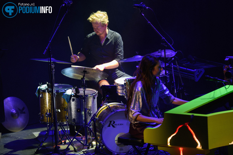 Iris Hond op Iris Hond - My Odessey - 24/10 - Patronaat foto