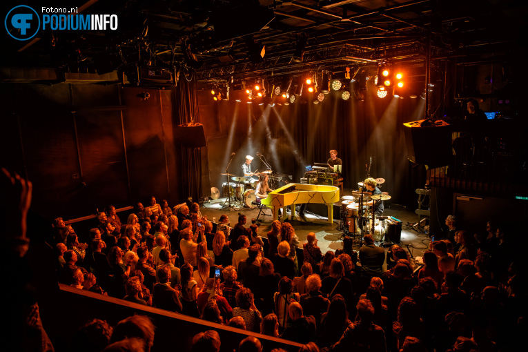 Iris Hond op Iris Hond - My Odessey - 24/10 - Patronaat foto