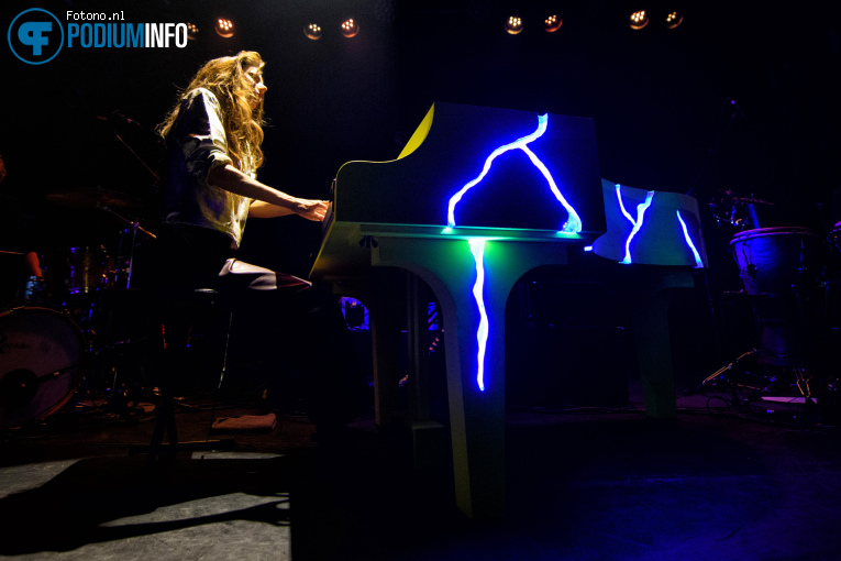 Iris Hond op Iris Hond - My Odessey - 24/10 - Patronaat foto