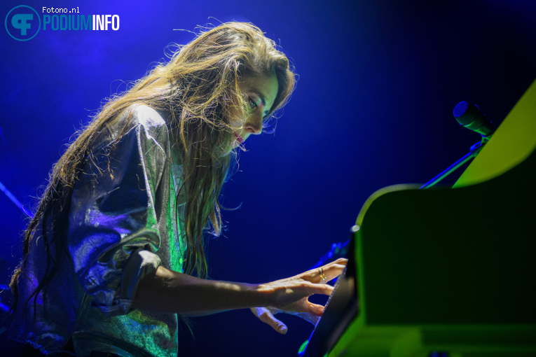 Iris Hond op Iris Hond - My Odessey - 24/10 - Patronaat foto
