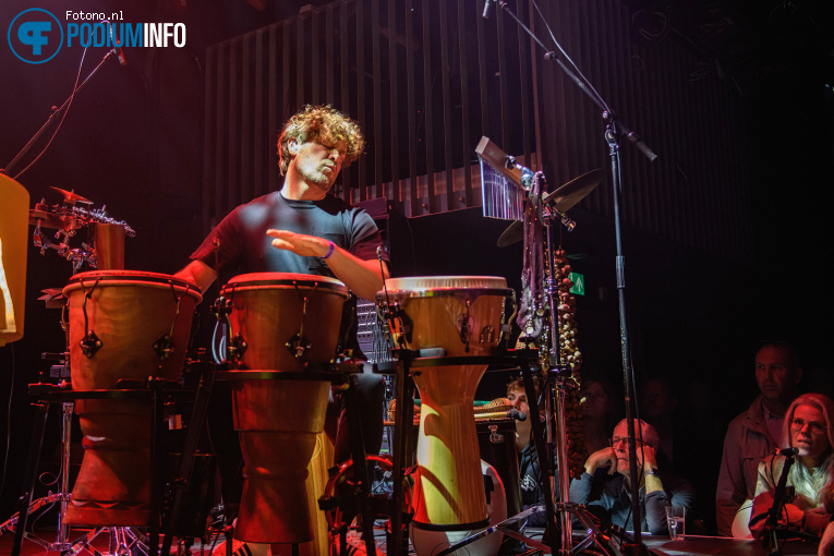 Iris Hond op Iris Hond - My Odessey - 24/10 - Patronaat foto