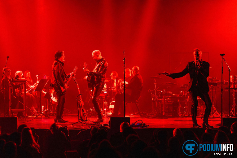 Queens Of The Stone Age op Queens Of The Stone Age - 26/10 - Koninklijk Theater Carré foto