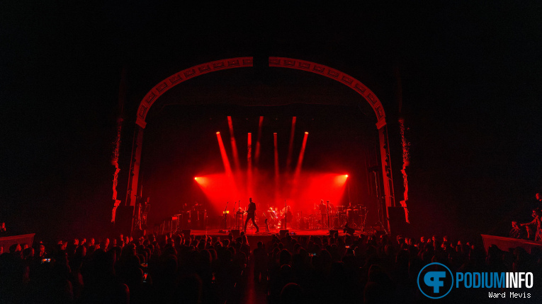 Queens Of The Stone Age op Queens Of The Stone Age - 26/10 - Koninklijk Theater Carré foto