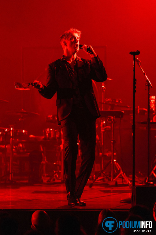 Queens Of The Stone Age op Queens Of The Stone Age - 26/10 - Koninklijk Theater Carré foto