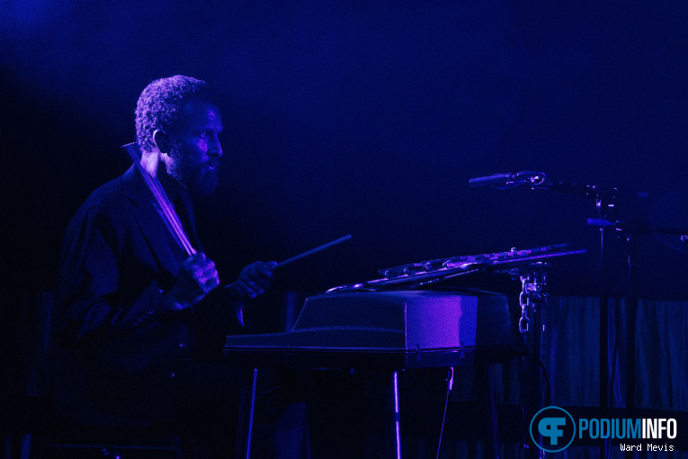 Queens Of The Stone Age op Queens Of The Stone Age - 26/10 - Koninklijk Theater Carré foto