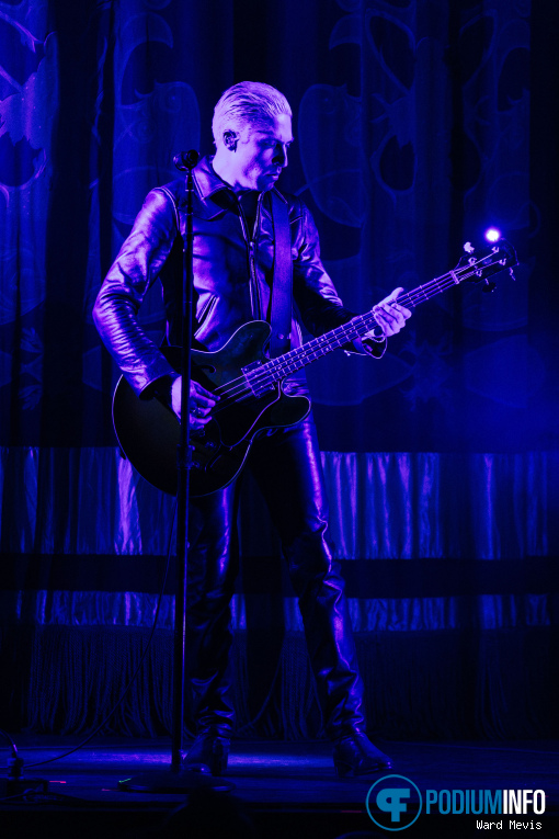Queens Of The Stone Age op Queens Of The Stone Age - 26/10 - Koninklijk Theater Carré foto