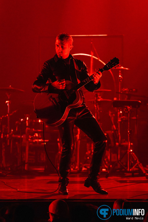 Queens Of The Stone Age op Queens Of The Stone Age - 26/10 - Koninklijk Theater Carré foto
