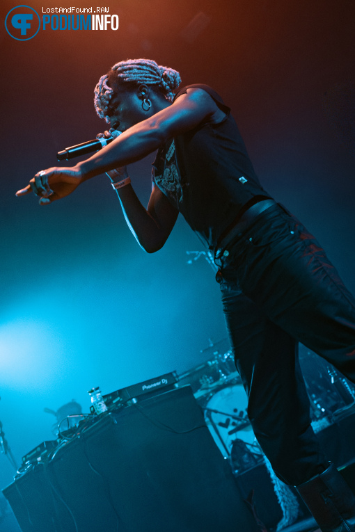 Michael Ekow & May op Typhoon - 30/10 - Patronaat foto