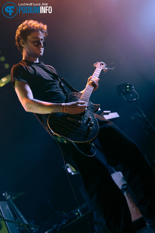 Michael Ekow & May op Typhoon - 30/10 - Patronaat foto